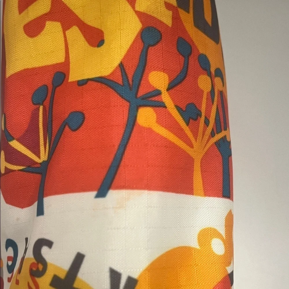 LeSportsac Colorful Graphic Toiletry / Cosmetic Bag preowned
